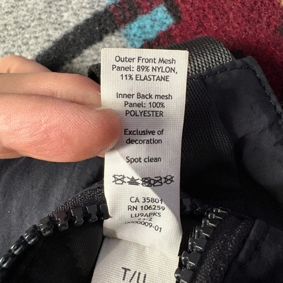 lululemon athletica Clean Lines Belt Bag - Picture 4 of 7